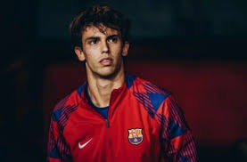 解析投手如何在体能下降的第七局通过改变放球点迷惑打者