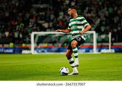 精准达标！张伟丽、舍甫琴科均124.6磅过磅，无体重差距，公平对决一触即发