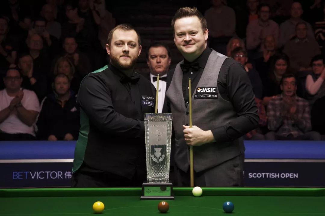 发现他在场 发现他在场