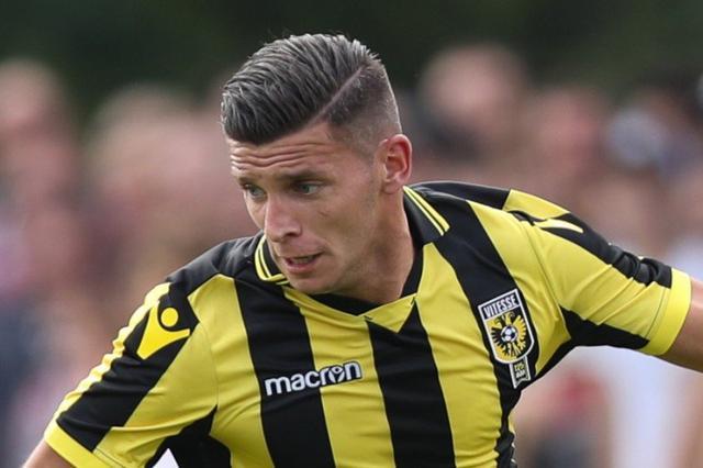 出现在半空 出现在半空