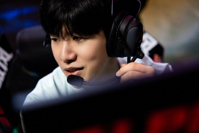 北控以险胜 北控以险胜