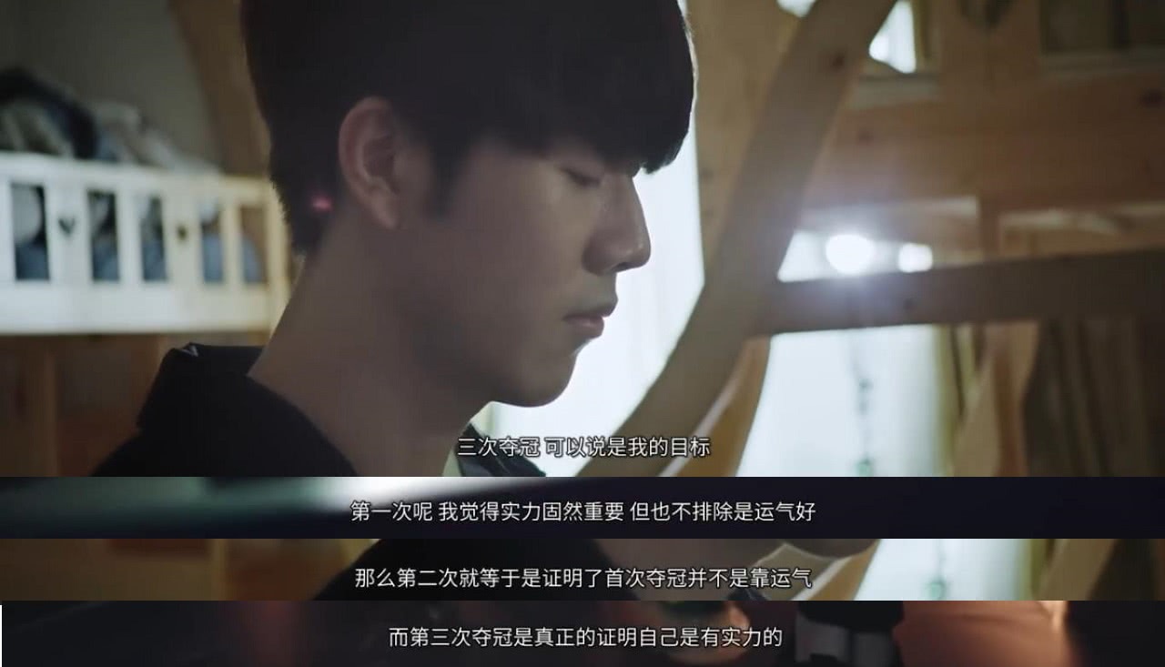 肩负类似的 肩负类似的